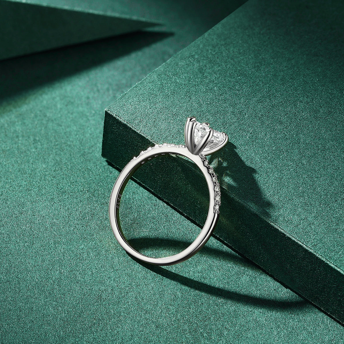 Eliora Ring
